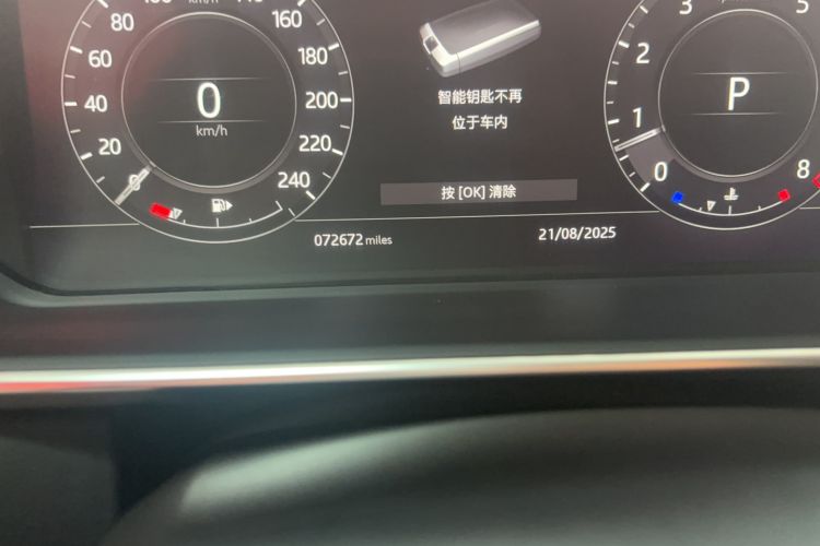 Used Land Rover Range 2018 3.0 SC V6 Vogue Extended-Length Model Odometer Close Up