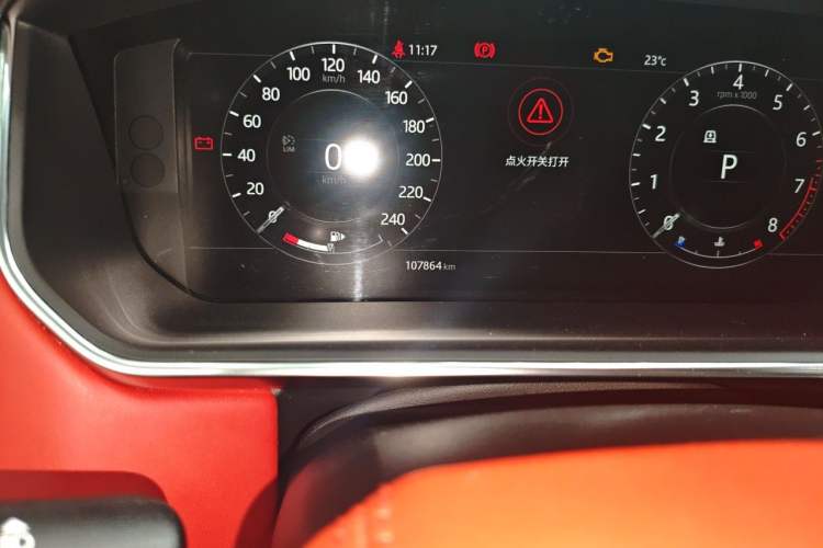 Used Land Rover Range  Odometer Close Up