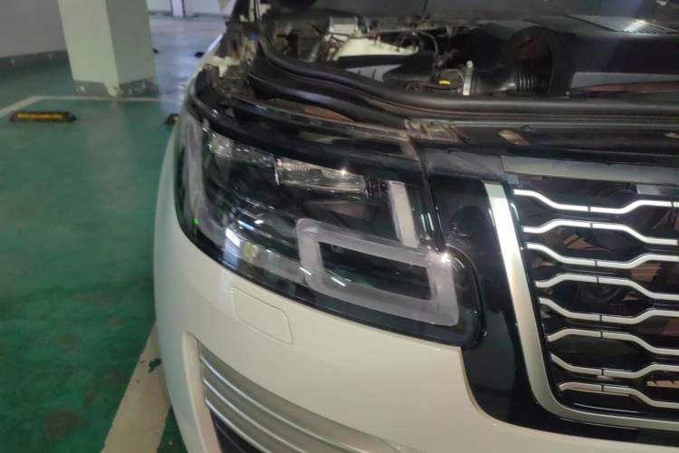 Used Land Rover Range 2018 3.0 SC V6 Vogue Extended-Length Model Right Front Headlight