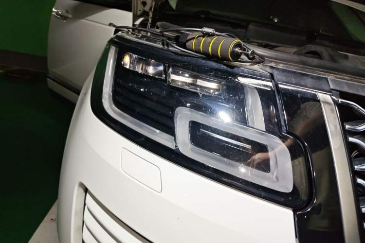 Used Land Rover Range 2018 3.0 SC V6 Vogue Extended-Length Model Right Front Headlight