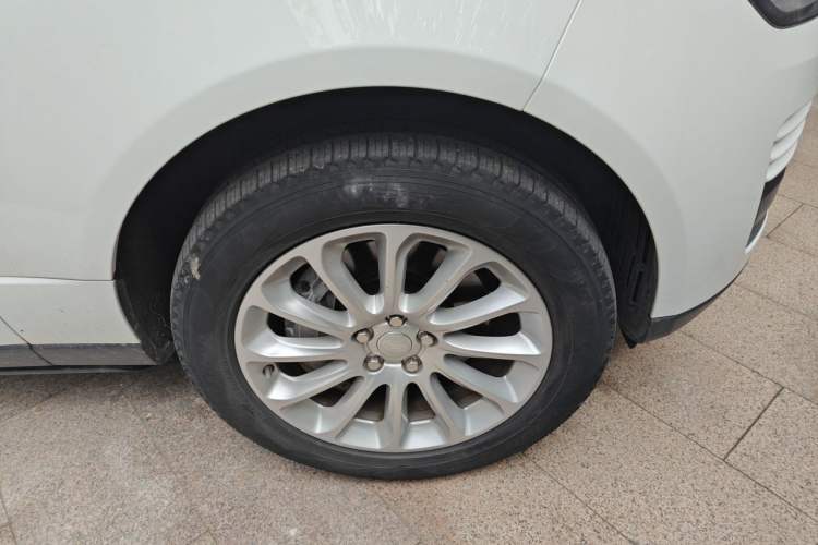 Used Land Rover Range 2018 3.0 SC V6 Grand Edition Right Front Wheel Hub