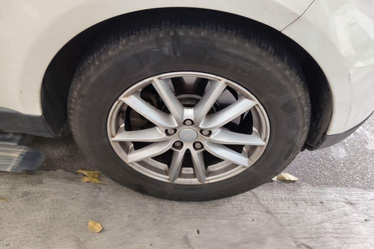 Used Land Rover Range  Right Front Wheel Hub