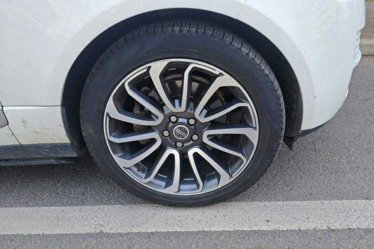 Used Land Rover Range  Right Front Wheel Hub