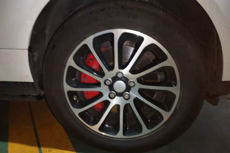 Used Land Rover Range 2018 3.0 SC V6 Grand Edition Right Front Wheel Hub