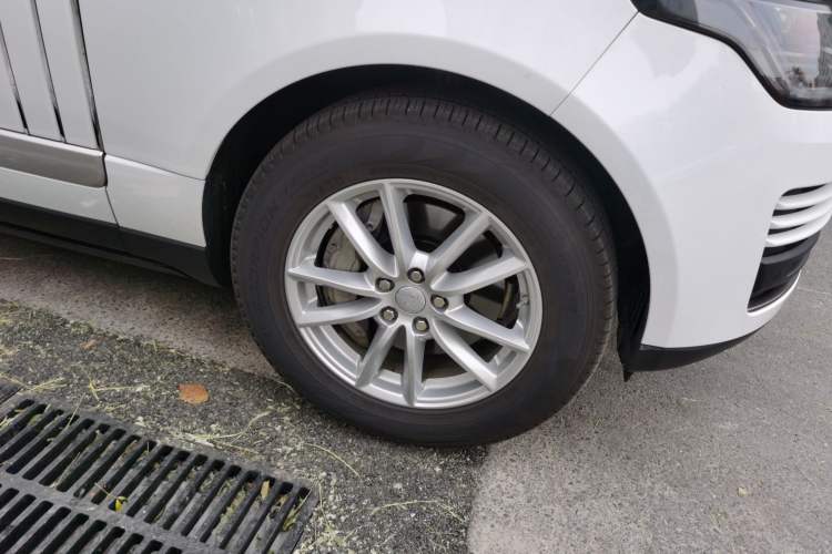 Used Land Rover Range 2018 3.0 SC V6 Grand Edition Right Front Wheel Hub