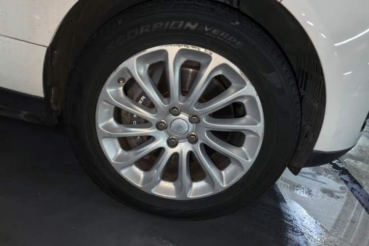 Used Land Rover Range  Right Front Wheel Hub
