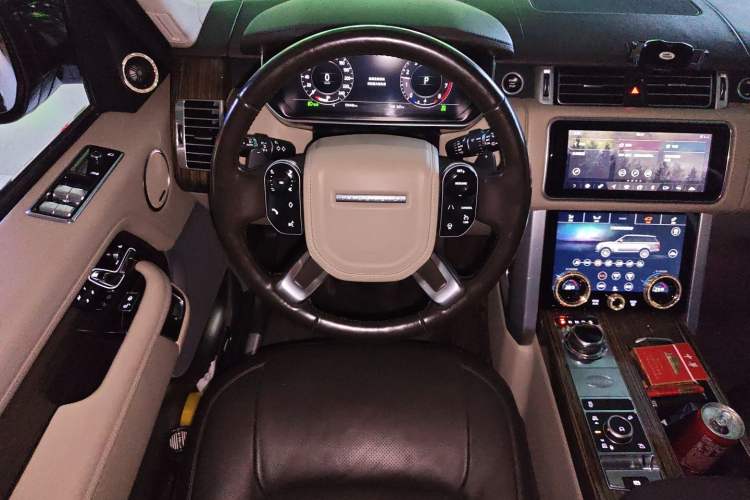 Used Land Rover Range 2018 3.0 SC V6 Vogue Extended-Length Model Steering Wheel