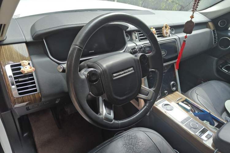 Used Land Rover Range 2018 3.0 SC V6 Grand Edition Steering Wheel
