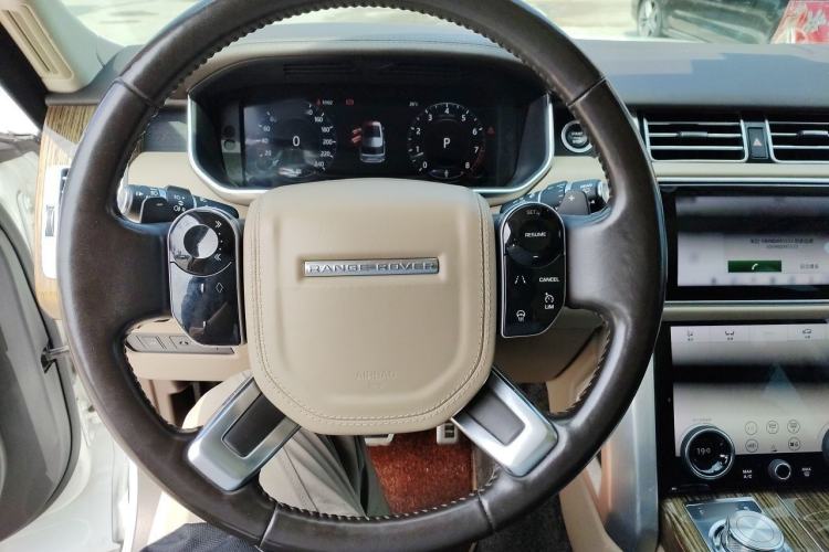 Used Land Rover Range 2018 3.0 SC V6 Vogue Extended-Length Model Steering Wheel