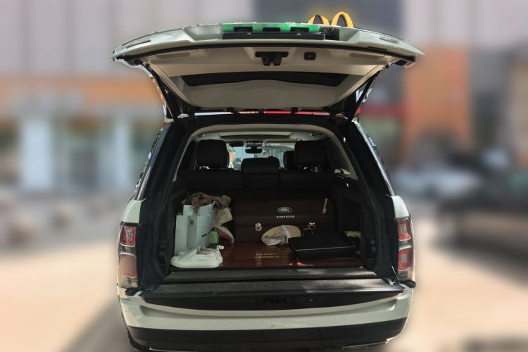 Used Land Rover Range 2018 3.0 SC V6 Vogue Extended-Length Model Trunk