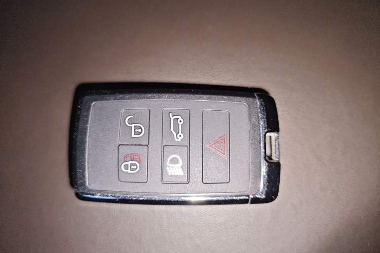 Used Land Rover Range 2018 3.0 SC V6 Vogue Extended-Length Model Vehicle Key