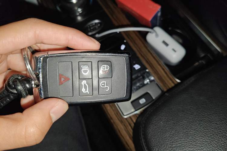 Used Land Rover Range 2018 3.0 SC V6 Grand Edition Vehicle Key
