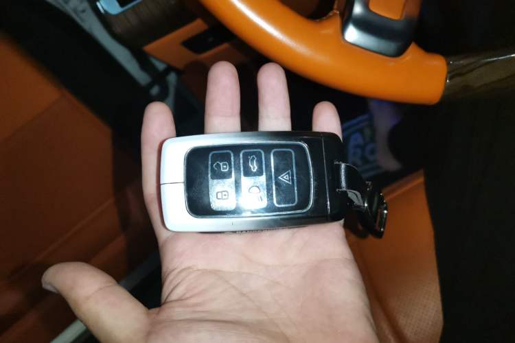Used Land Rover Range 2018 3.0 SC V6 Grand Edition Vehicle Key