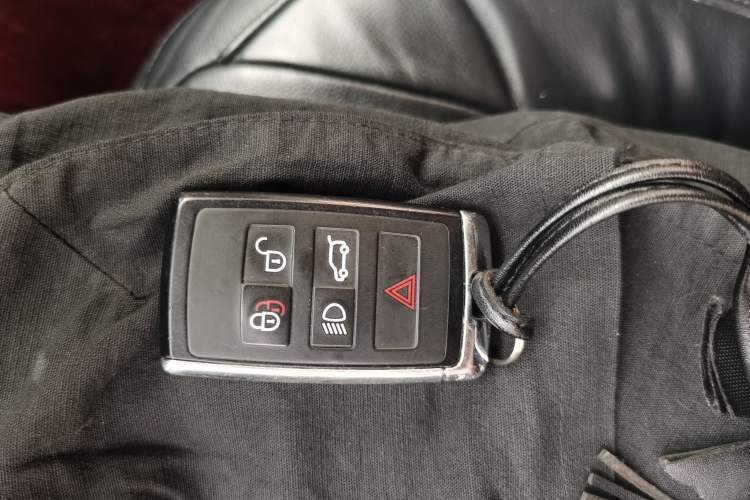 Used Land Rover Range 2018 3.0 SC V6 Grand Edition Vehicle Key