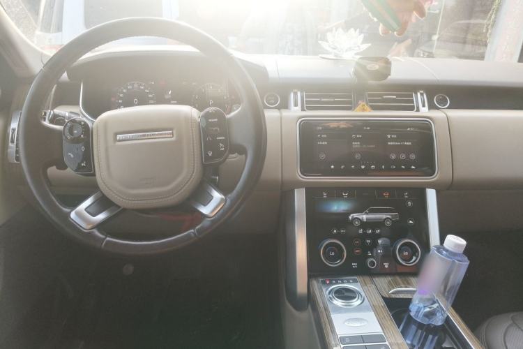 Used Land Rover Range 2018 3.0 SC V6 Vogue Legacy Edition Center Console