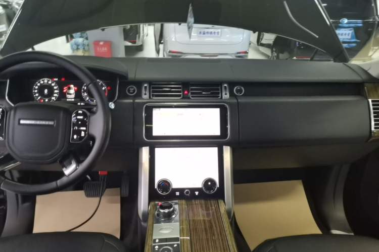Used Land Rover Range 2019 3.0 SC V6 Long-wheelbase Version Audio And AC Panel