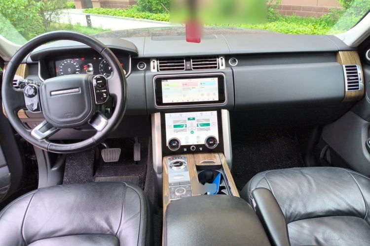 Used Land Rover Range 2019 3.0 SC V6 Grand Edition Center Console