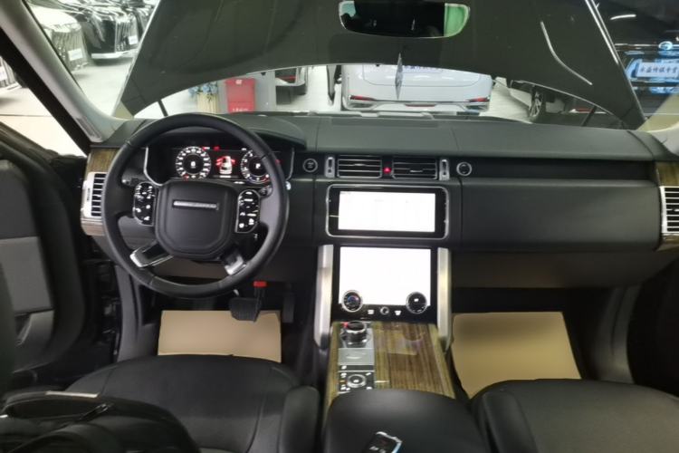 Used Land Rover Range 2019 3.0 SC V6 Long-wheelbase Version Center Console
