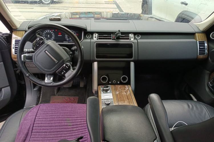 Used Land Rover Range 2019 3.0 SC V6 Grand Edition Center Console