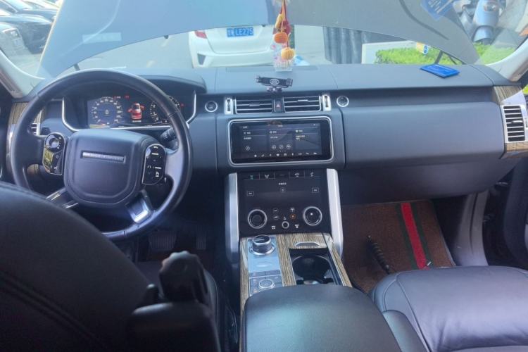 Used Land Rover Range 2019 3.0 SC V6 Grand Edition Center Console
