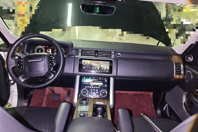Used Land Rover Range 2019 3.0 SCV6 Legacy Edition Center Console