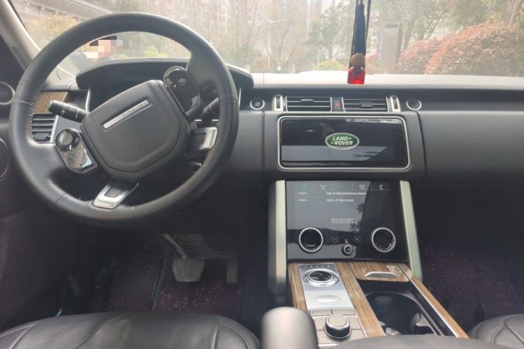 Used Land Rover Range 2019 3.0 SC V6 Long-wheelbase Version Center Console