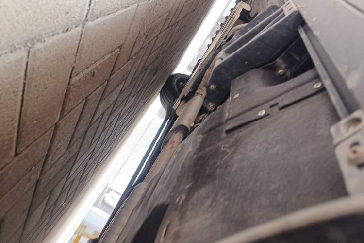 Used Land Rover Range  Chassis Rear Left
