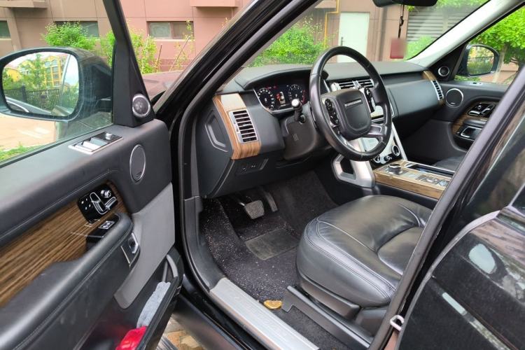 Used Land Rover Range 2019 3.0 SC V6 Grand Edition Driver Seat