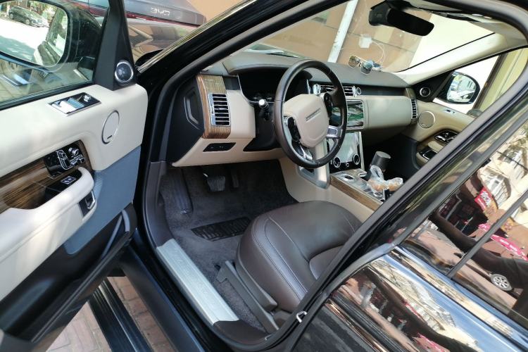 Used Land Rover Range 2019 3.0 SCV6 Legacy Edition Driver Seat