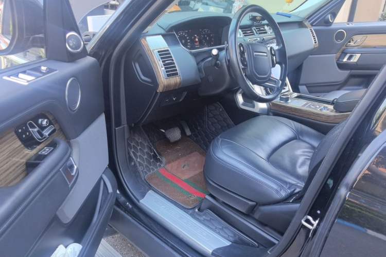 Used Land Rover Range 2019 3.0 SC V6 Grand Edition Driver Seat