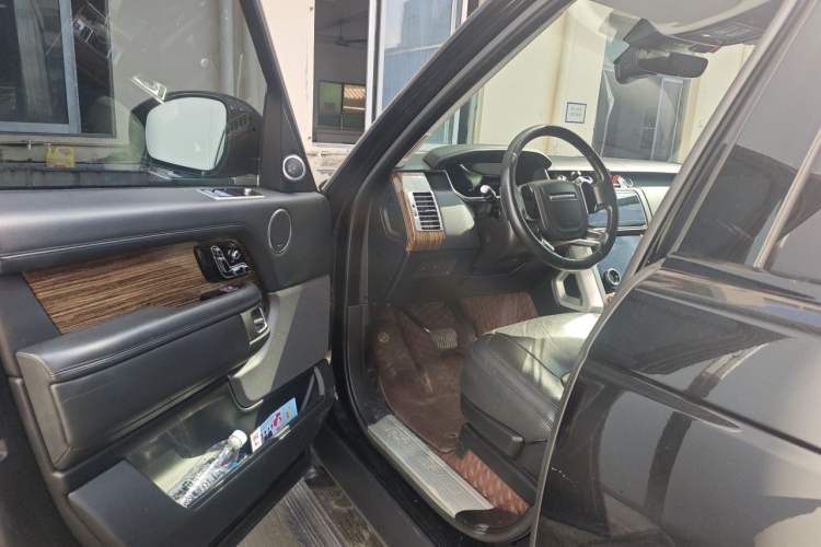 Used Land Rover Range 2019 3.0 SCV6 Legacy Edition Driver Seat