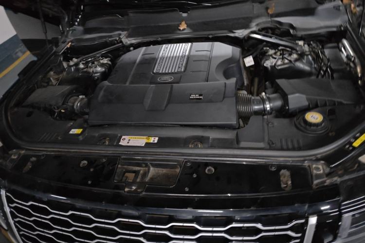 Used Land Rover Range  Engine Bay