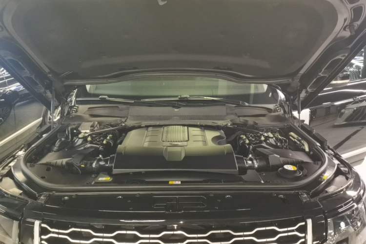 Used Land Rover Range 2019 3.0 SC V6 Long-wheelbase Version Engine Bay