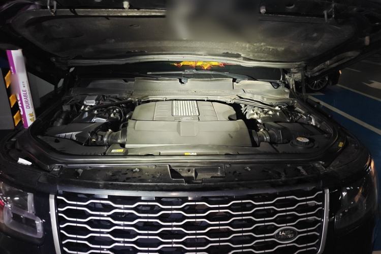 Used Land Rover Range 2019 3.0 SC V6 Long-wheelbase Version Engine Bay