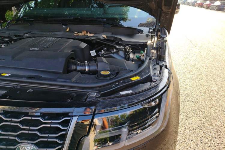 Used Land Rover Range 2019 3.0 SC V6 Grand Edition Engine Bay Left
