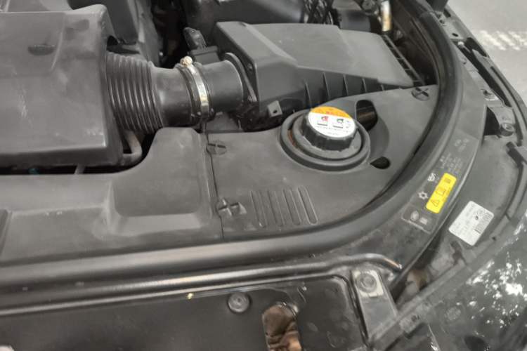 Used Land Rover Range 2019 3.0 SC V6 Long-wheelbase Version Engine Bay Left