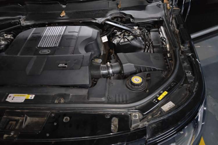 Used Land Rover Range  Engine Bay Left