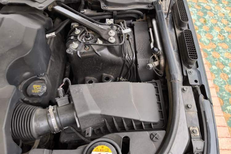 Used Land Rover Range 2019 3.0 SC V6 Grand Edition Engine Bay Left