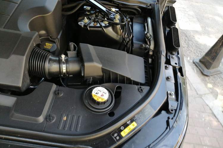 Used Land Rover Range 2019 3.0 SCV6 Legacy Edition Engine Bay Left