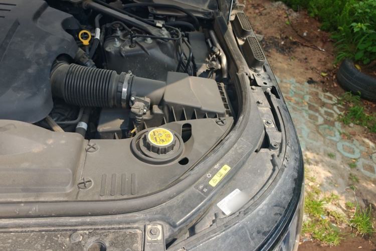 Used Land Rover Range  Engine Bay Left