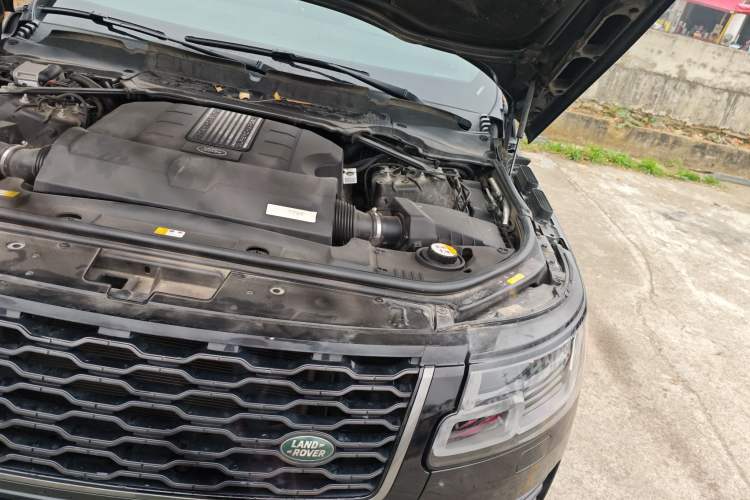 Used Land Rover Range 2019 3.0 SC V6 Grand Edition Engine Bay Left