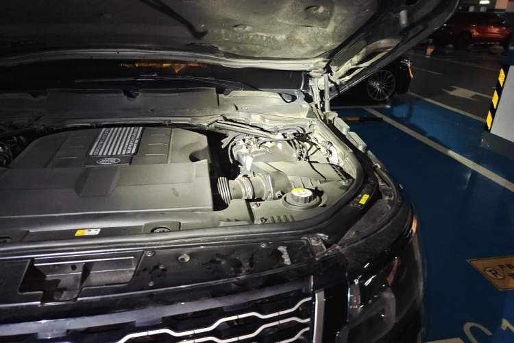 Used Land Rover Range 2019 3.0 SC V6 Long-wheelbase Version Engine Bay Left