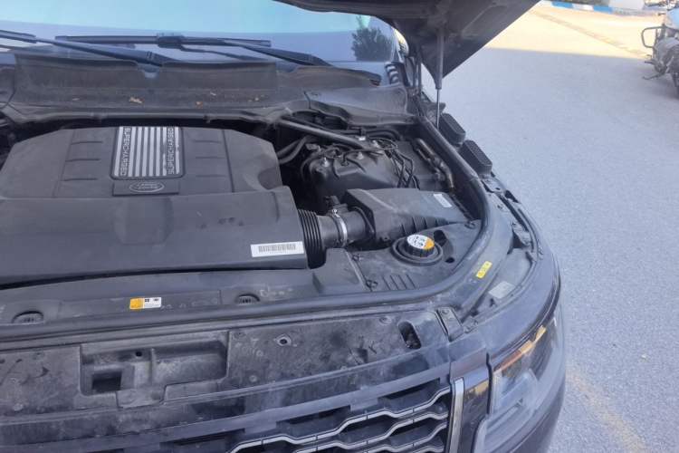 Used Land Rover Range 2019 3.0 SC V6 Grand Edition Engine Bay Left