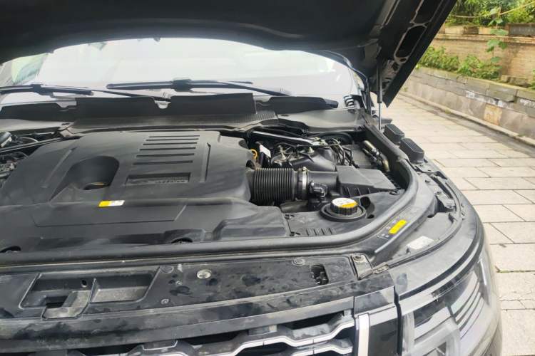 Used Land Rover Range  Engine Bay Left