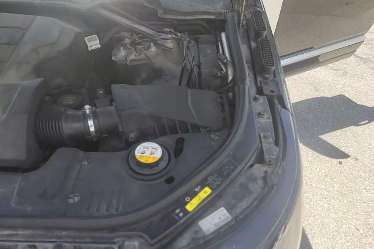 Used Land Rover Range 2019 3.0 SCV6 Legacy Edition Engine Bay Left