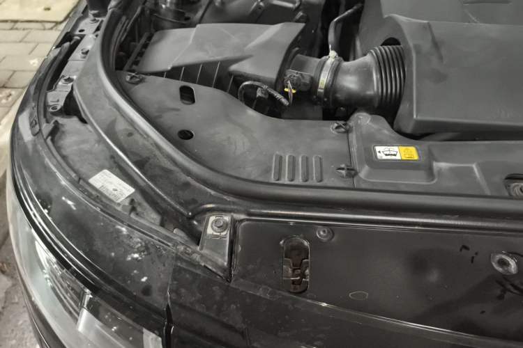 Used Land Rover Range 2019 3.0 SC V6 Long-wheelbase Version Engine Bay Right