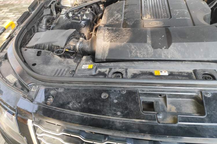Used Land Rover Range 2019 3.0 SCV6 Legacy Edition Engine Bay Right