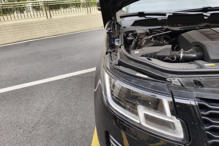 Used Land Rover Range 2019 3.0 SCV6 Legacy Edition Engine Bay Right