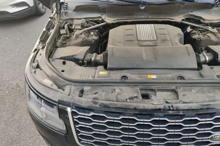 Used Land Rover Range 2019 3.0 SC V6 Long-wheelbase Version Engine Bay Right