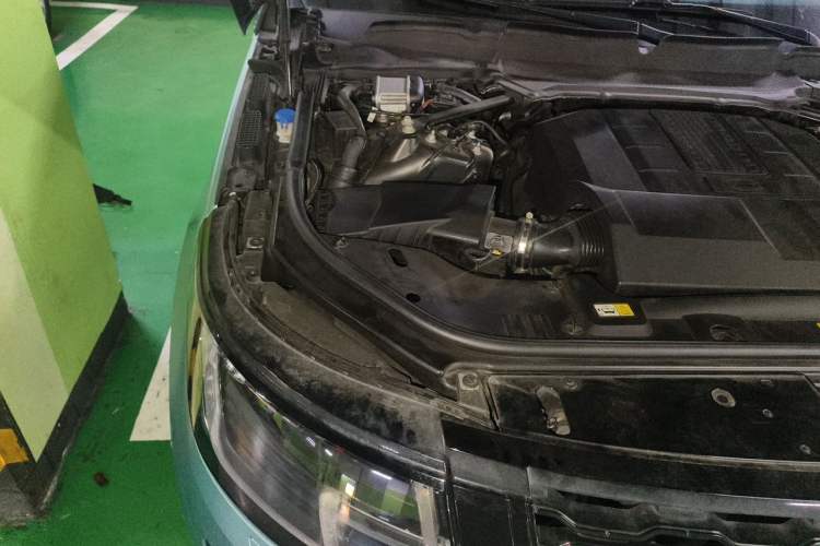 Used Land Rover Range 2019 3.0 SC V6 Grand Edition Engine Bay Right